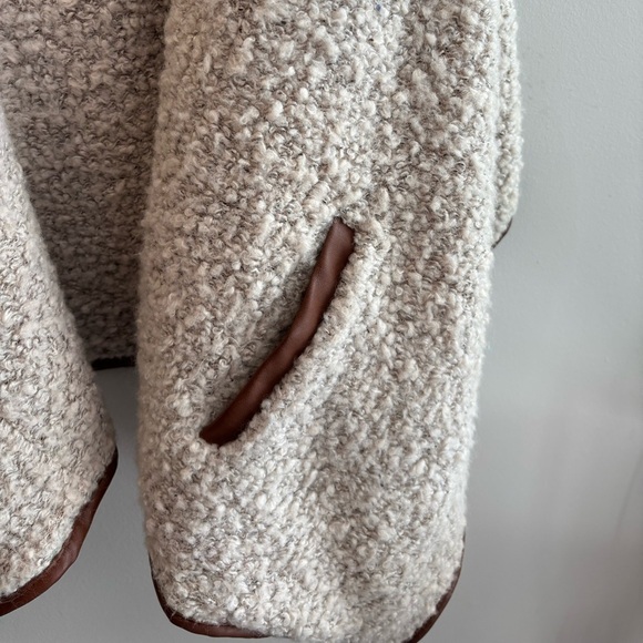 Love Tree Women's Acrylic Wool Faux Leather Trim Cream Sherpa Boho Vest Small - Picture 7 of 10